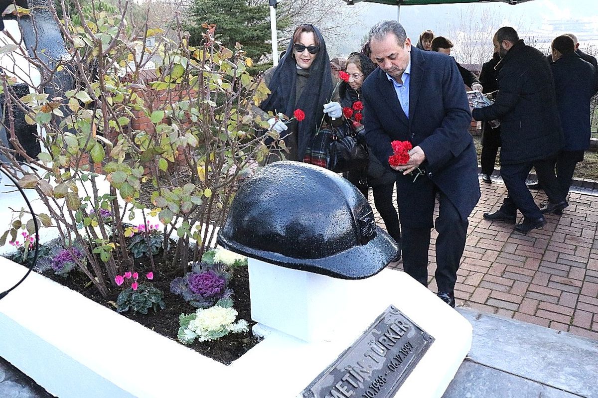 Efsane Başkan Metin Türker Mezarı Başında Anıldı