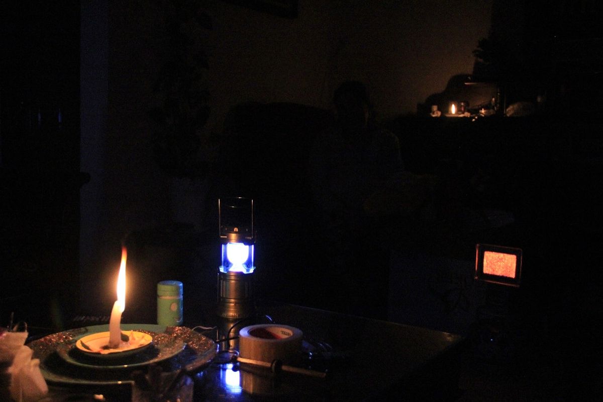 Elektrik, Su ve Doğalgazları Kesildi
