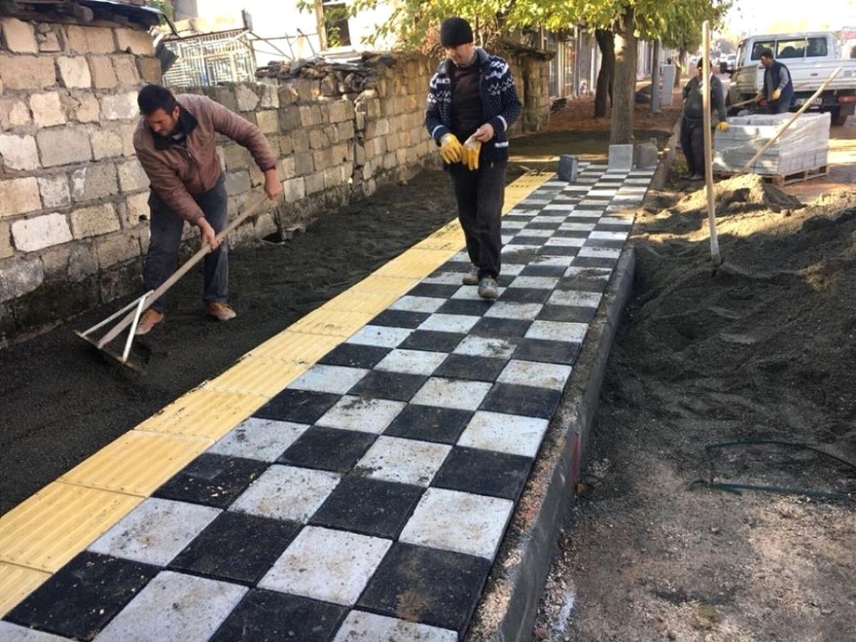 Eski Kahta Caddesinde Kaldırım Çalışması Başlatıldı