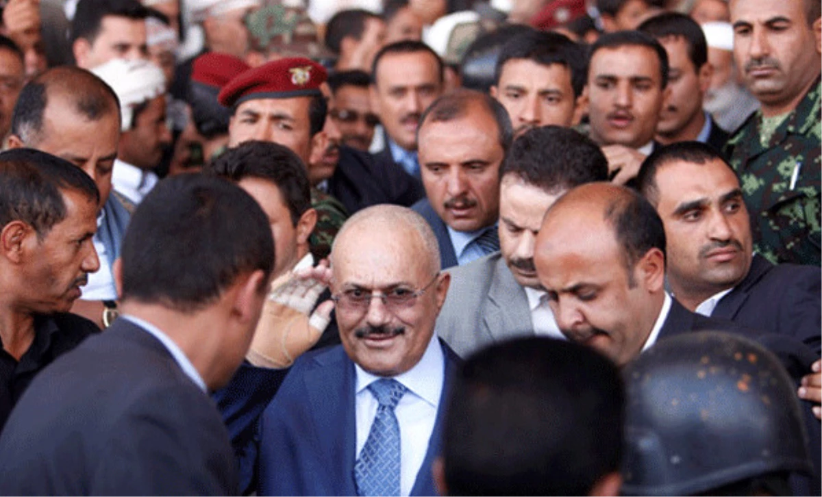 Eski Yemen Cumhurbaşkanı Salih Gizlice Defnedildi, Cenazeye Sadece 5 Kişi Katıldı