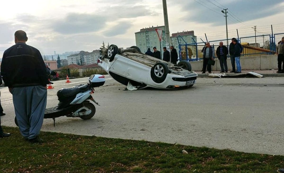 Eskişehir\'de Trafik Kazası; 4 Yaralı