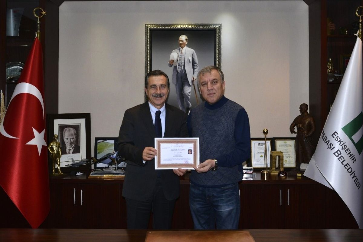 Fen İşleri Müdürü Özen\'e Başarı Belgesi
