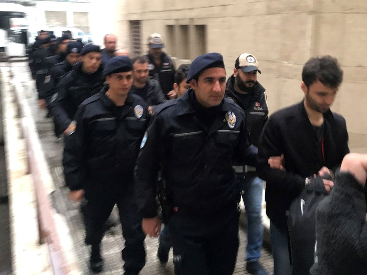 Fetö Şüphelisi 10 Kişi Adliyeye Sevk Edildi