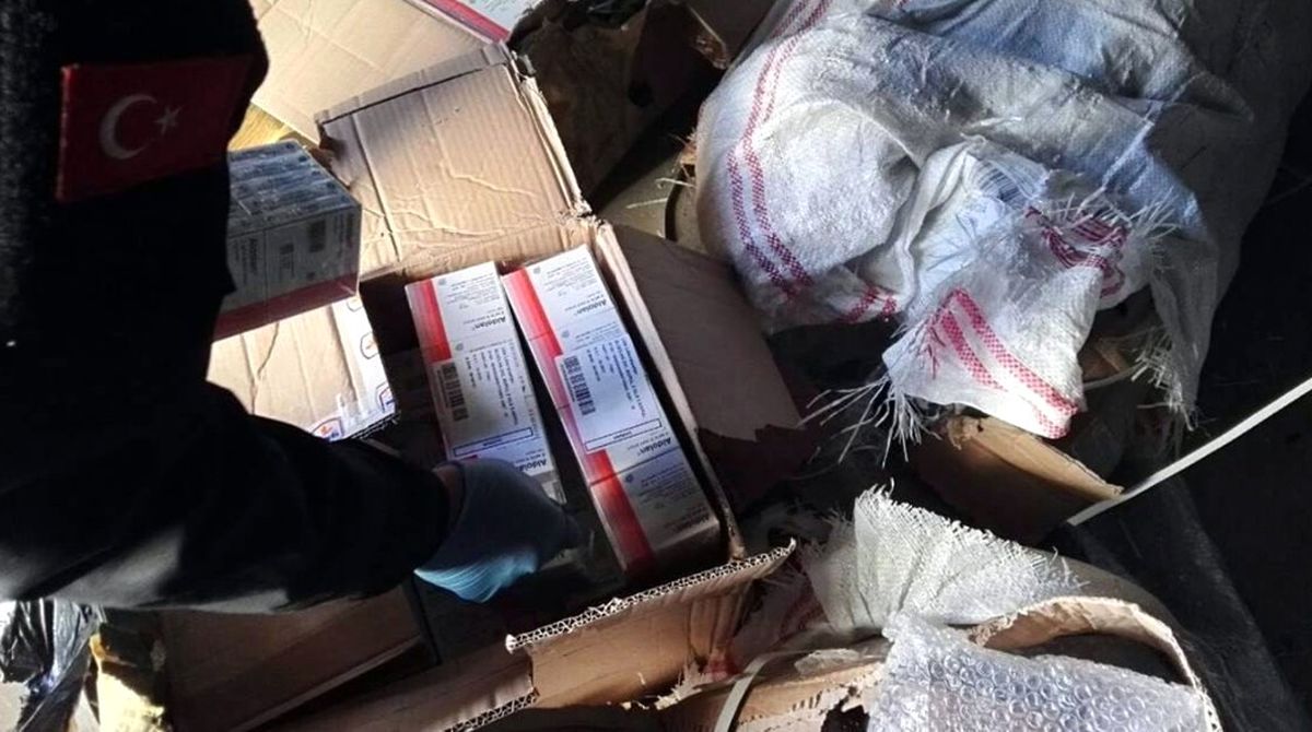 Hakkari\'de Silah ve Sentetik Ecza Ürünü Operasyonu