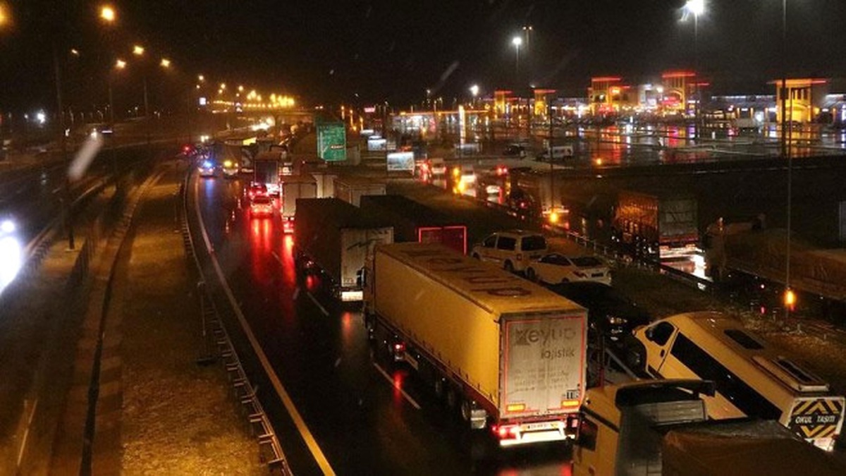 İstanbul-Ankara Otoyolu\'nun Bolu Kesimi Ulaşıma Açıldı