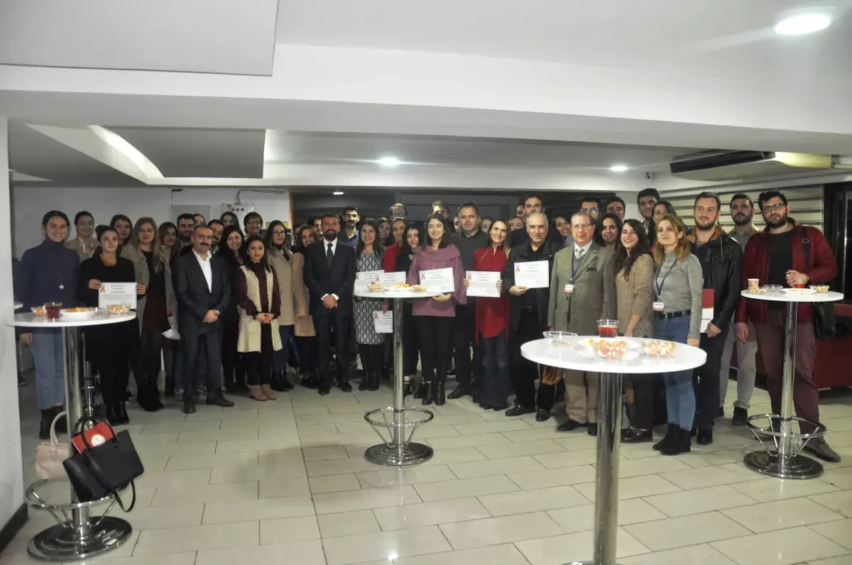 İzmir Barosu Akademi Gibi Çalışıyor