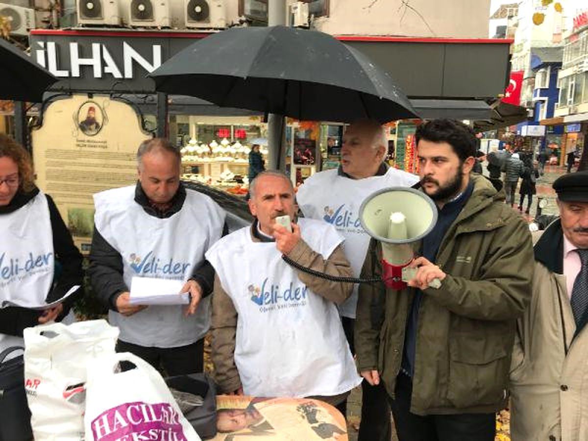 İzmit\'te Müfredat Protestosu