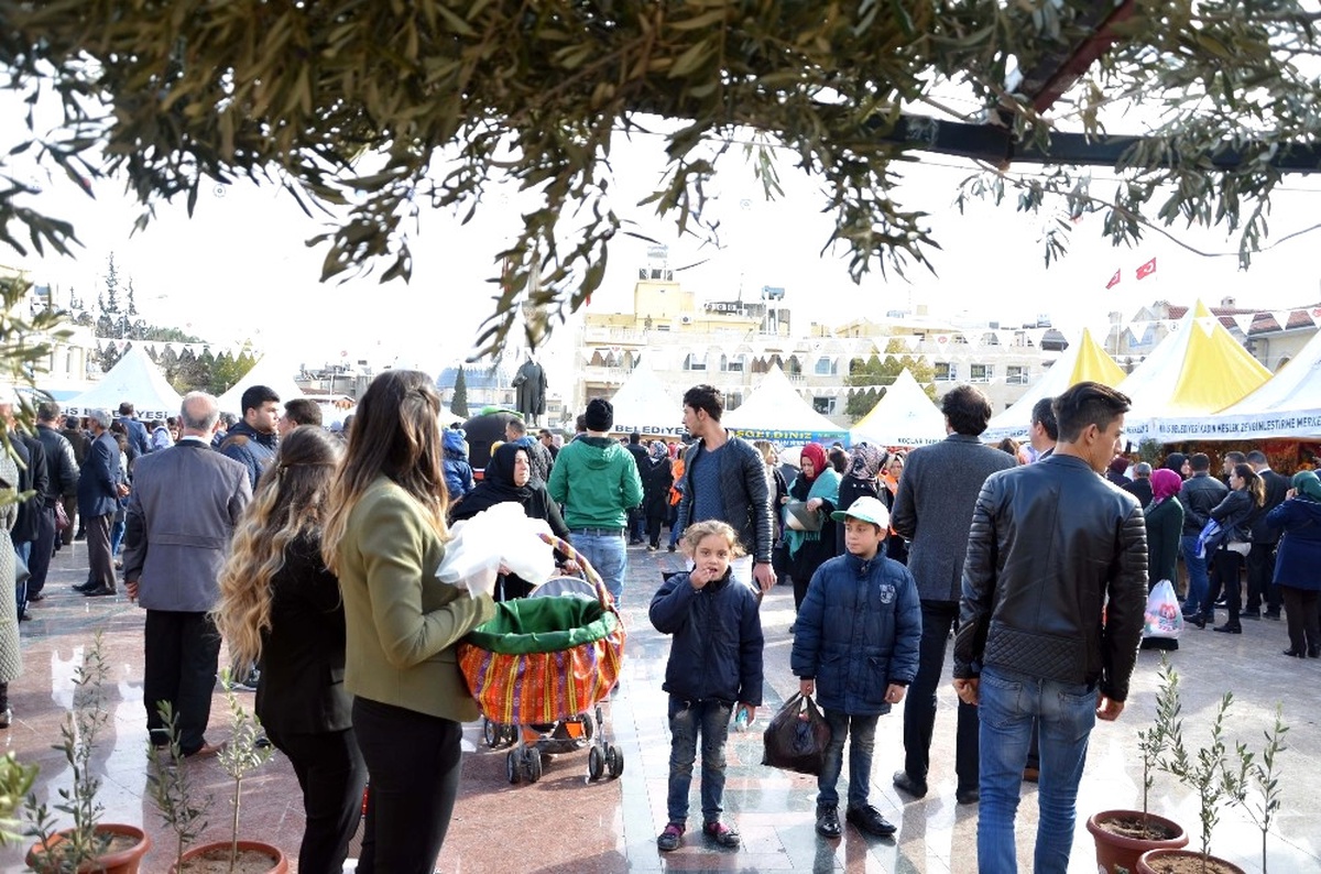 Kalkınma Bakanı Elvan Zeytinyağı Çarşısının Açılışını Yaptı