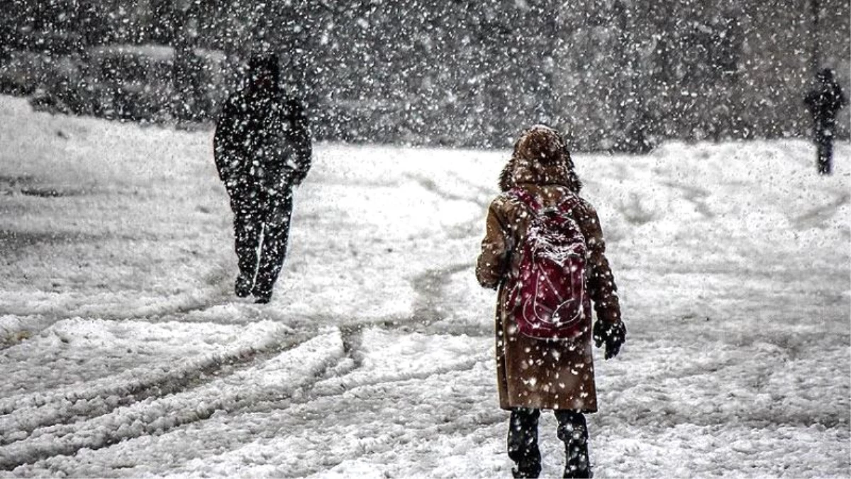 Kars\'ta Kar Yağışı Nedeniyle Okullar 1 Gün Tatil Edildi