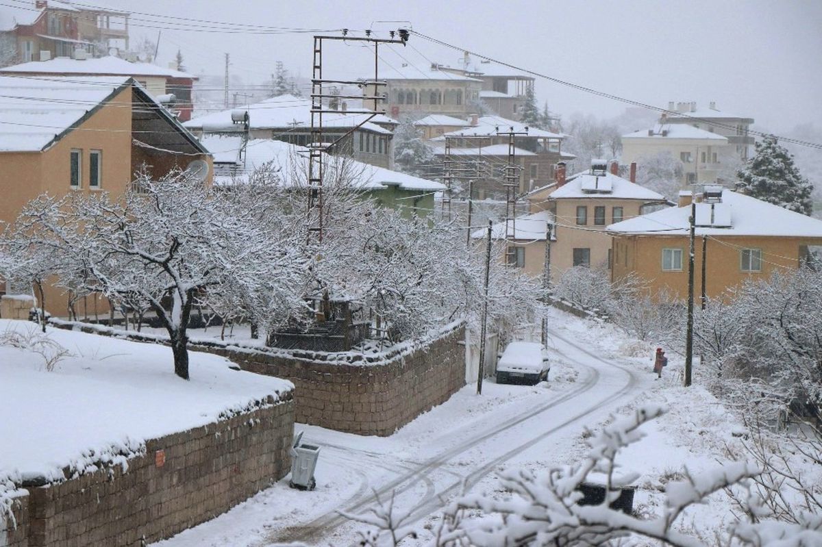 Kayseri\'de Kar Yağışı Etkili Oldu
