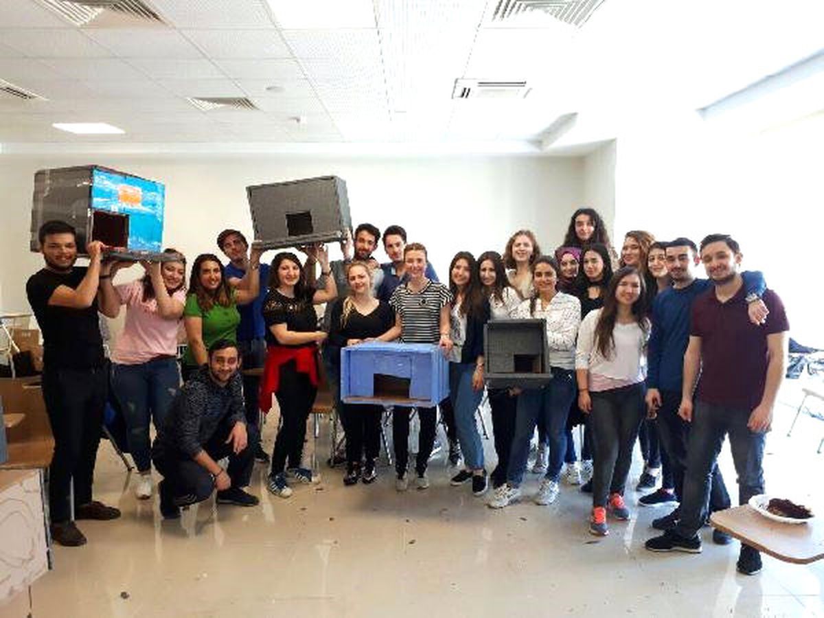 Kış Kapıda, Sokak Hayvanları İçin Bir Mama da Sen Koy"
