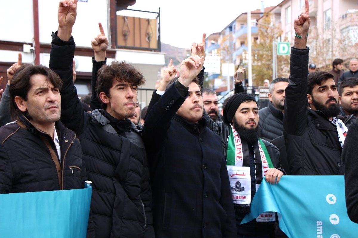 Mehmetçik Kudüs"E Diye Slogan Attılar