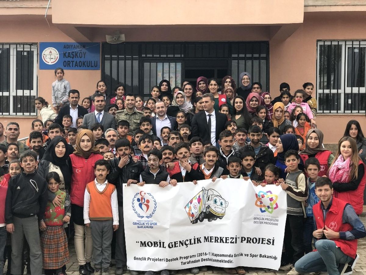 Mobil Gençlik Merkezi Köylerde