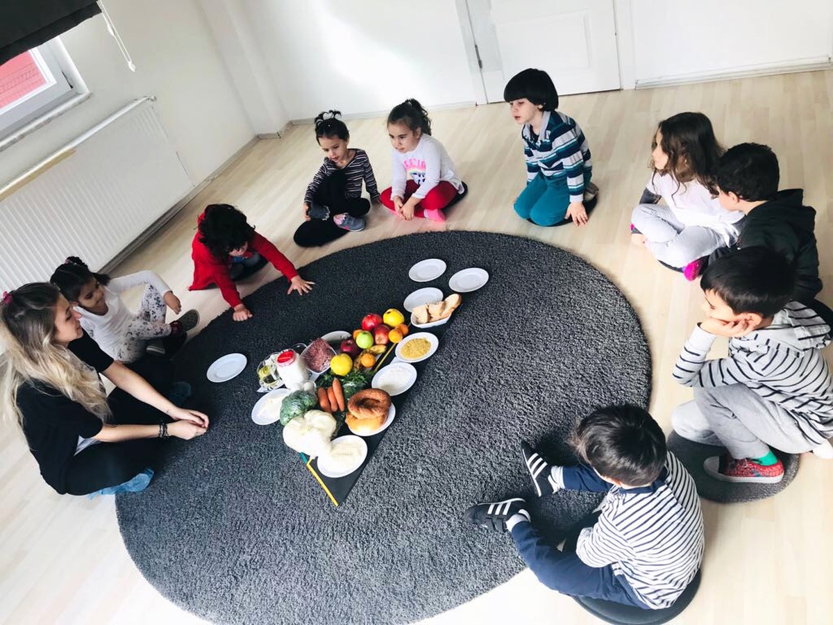 Nar Montessori Kreş\'te Sağlıklı Beslenme Projesi  