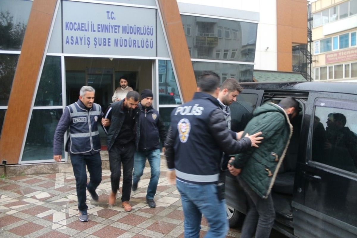 Otomobil Hırsızları Tutuklandı