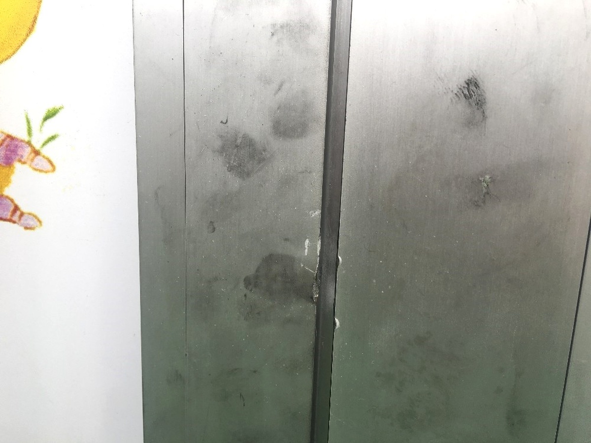 Anaokulunun Kapsını Levye ile Kıran Hırsızlar Kamerada