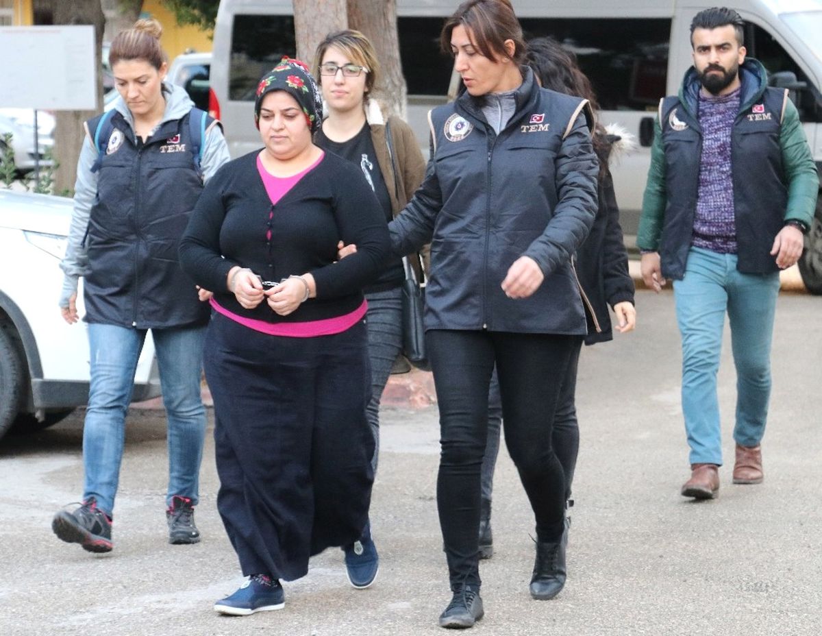 PKK Bombacısıyla İrtibatlı 32 Üniversiteli Adliyeye Sevk Edildi