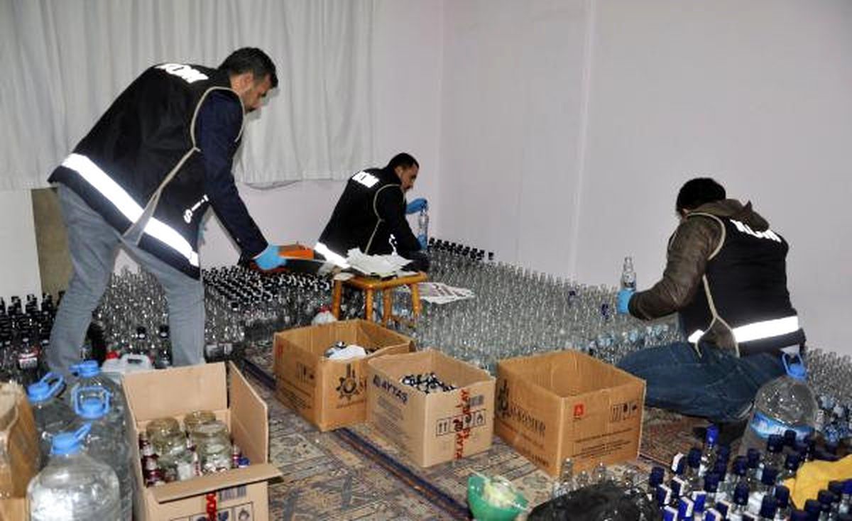 Sahte İçki İmalathanesine Dönüştürülen Eve Baskın
