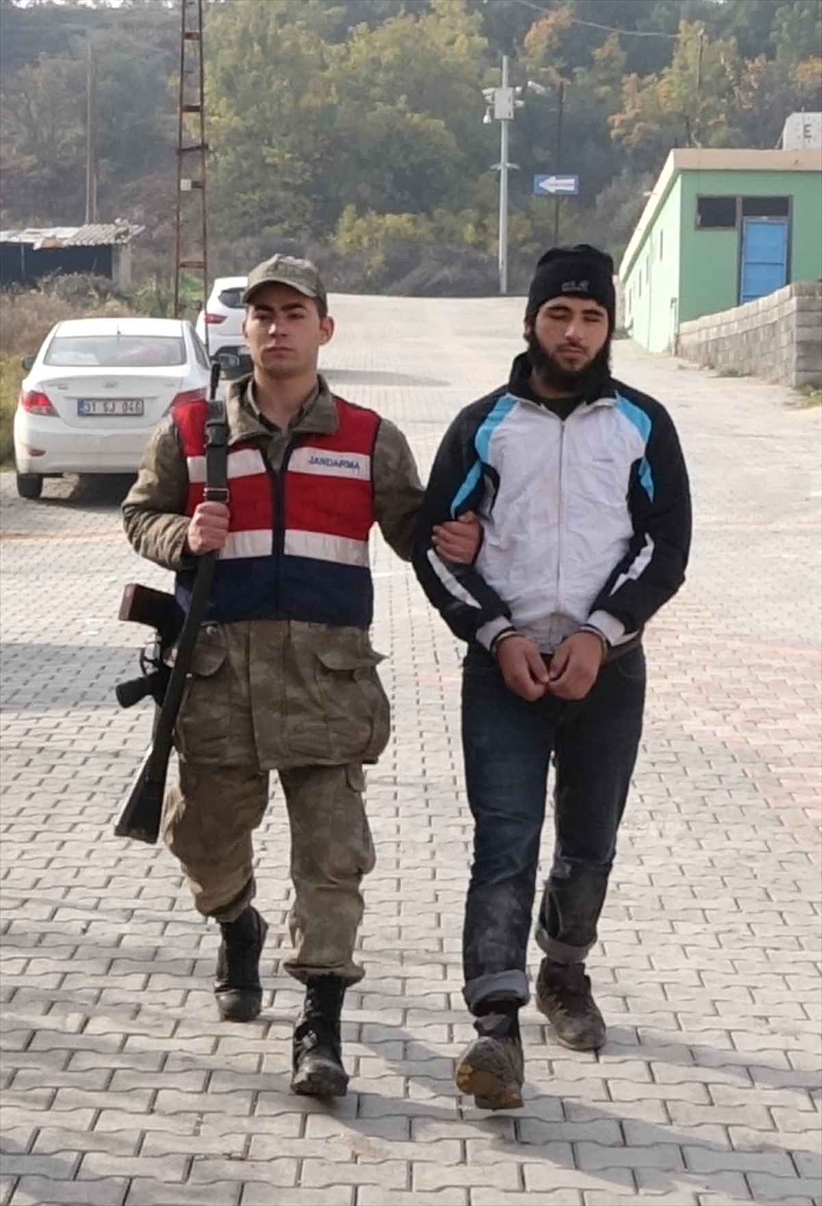 Sınırı Geçmeye Çalışan Deaş Şüphelileri Yakalandı