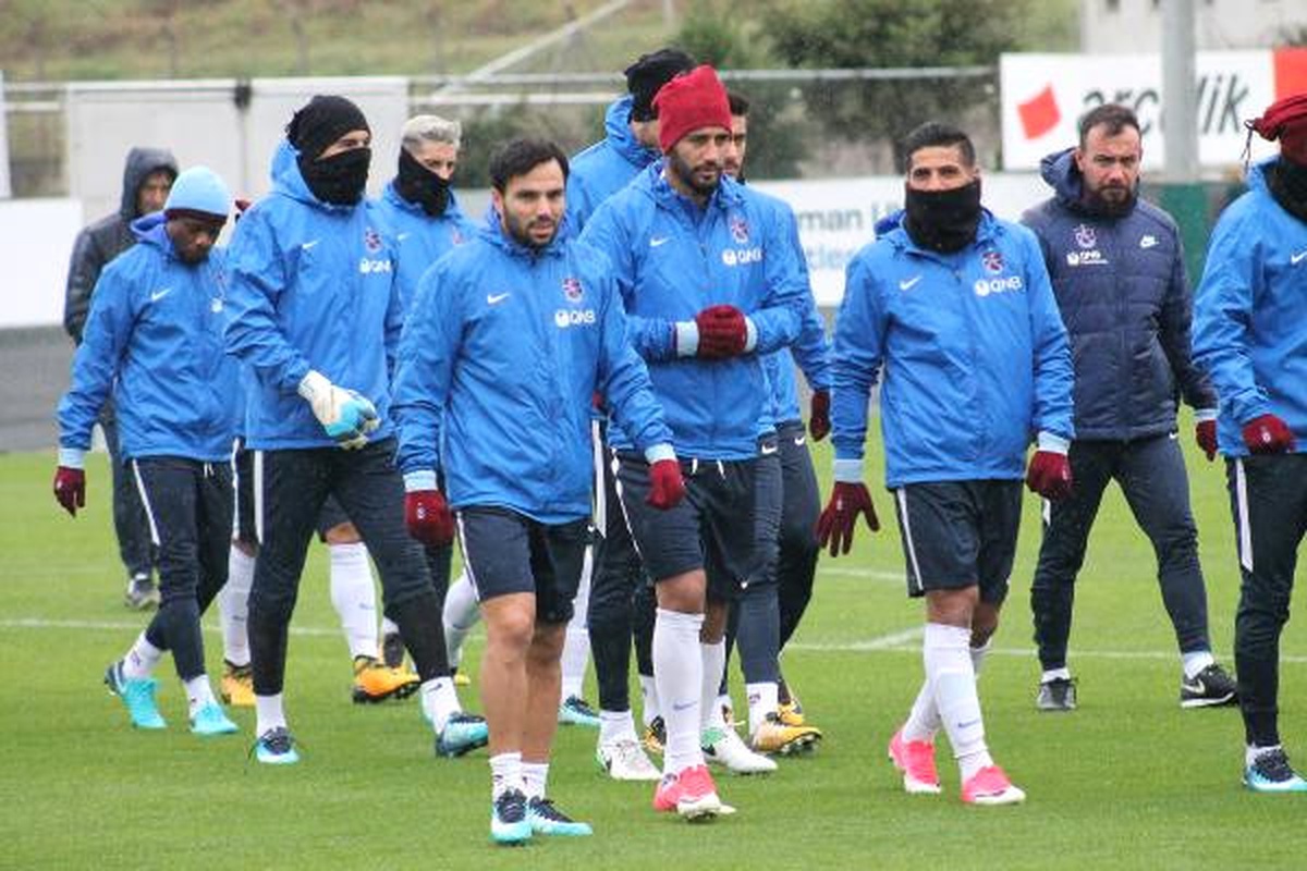 Trabzonspor Yağmur Altında Çalıştı