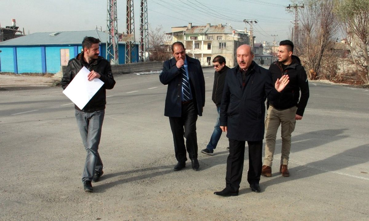 Trafik ve Yaya Akışını Engelleyen Direkler Kaldırılıyor
