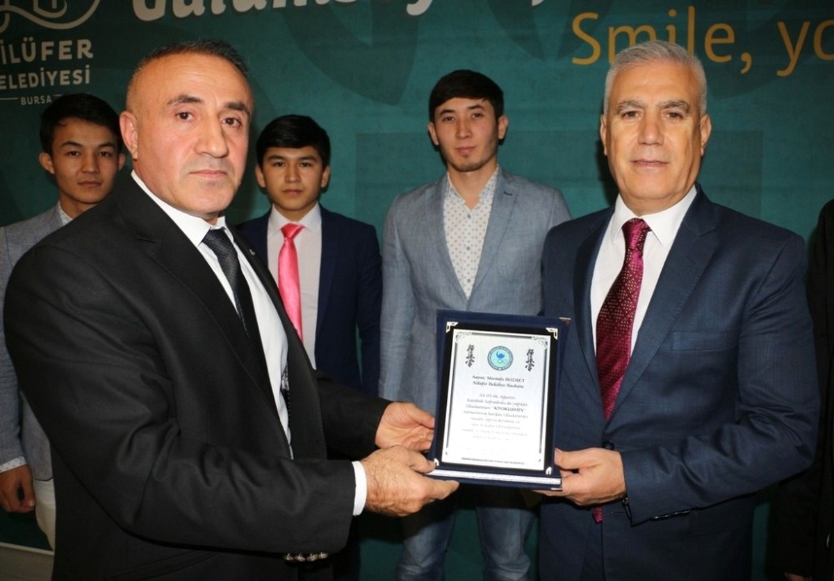 Türkiye Diyanet Vakfı\'ndan Bozbey\'e Teşekkür Plaketi