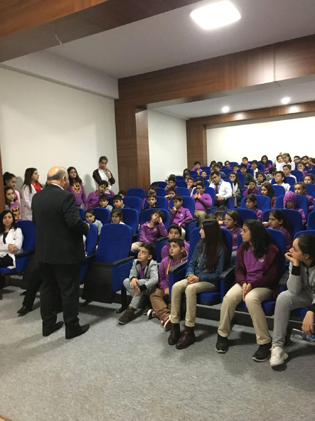 Uğur Ortaokulu Öğrencileri Engellileri Unutmadı