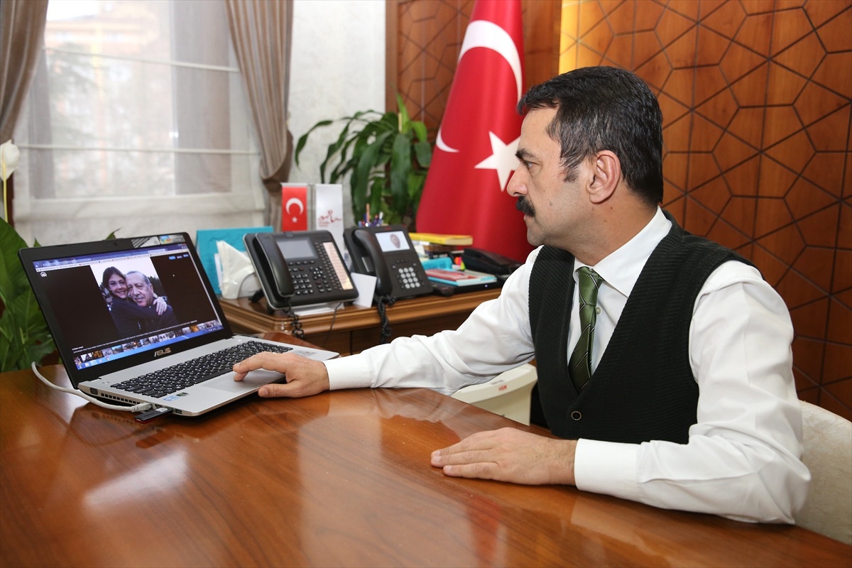 Vali Aktaş, Aa\'nın Fotoğraf Oylamasına Katıldı