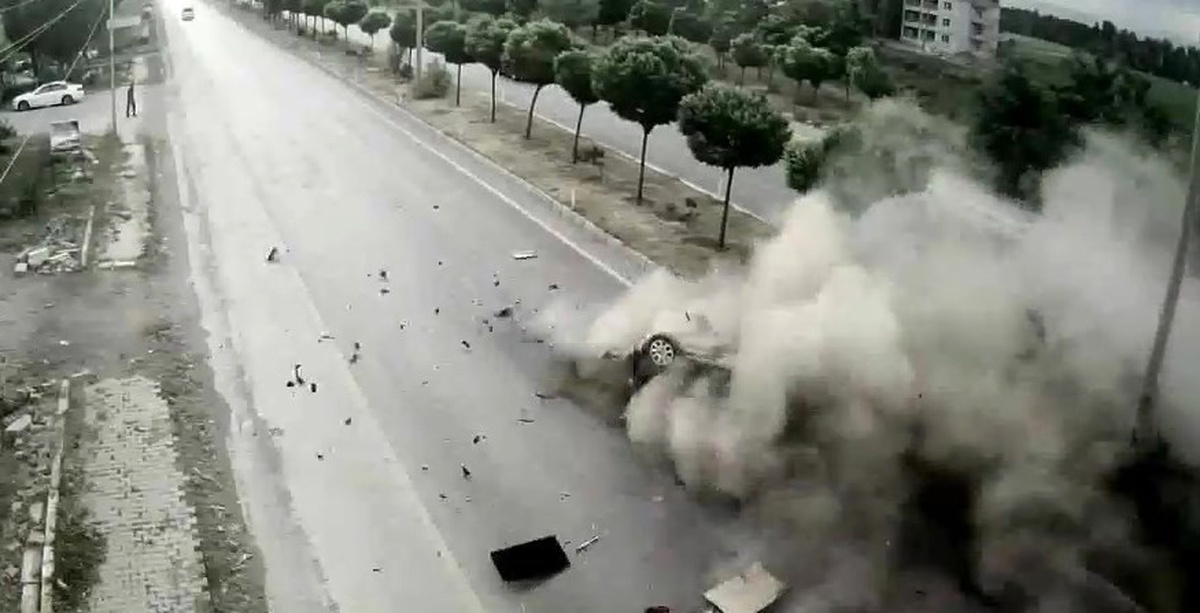 Van ve Muş\'ta Meydana Gelen Trafik Kazaları Mobese Kameralarına Yansıdı