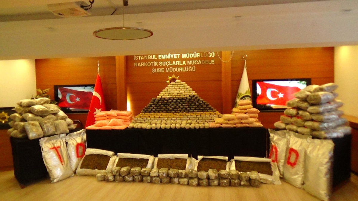 Zehir Tacirlerine Darbe: 8 Ton Uyuşturucu Madde, 6 Milyon Hap