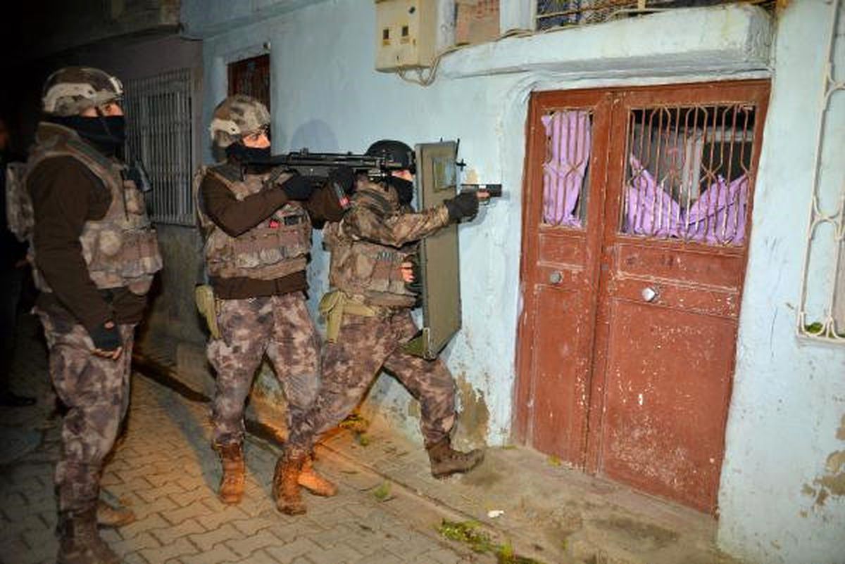 Adana\'da Deaş Operasyonu: 12 Gözaltı