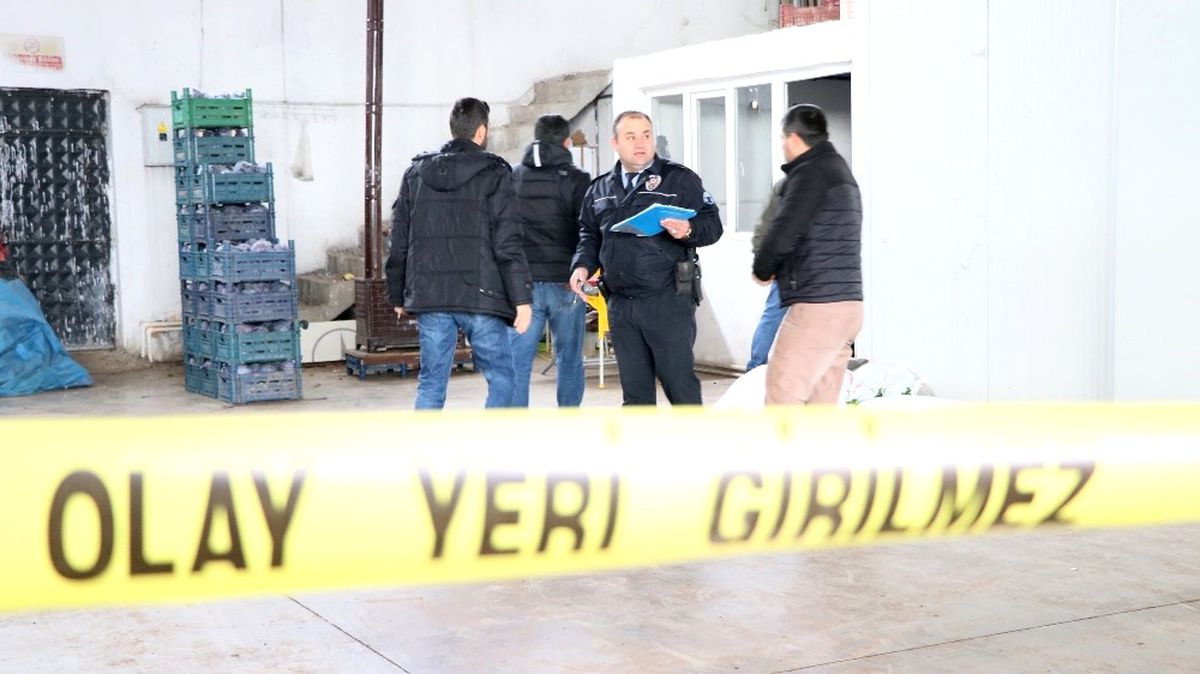 Afganistan Uyruklu Genç İş Yerinde Ölü Bulundu