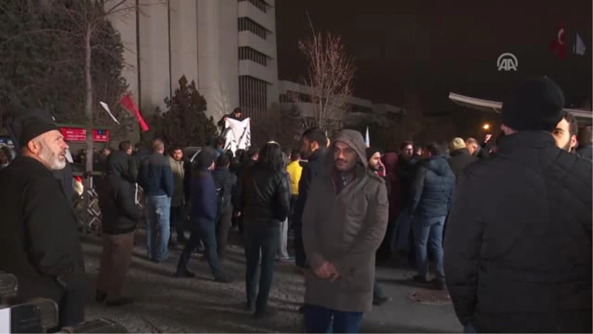 Anadolu Gençlik Derneği Üyeleri, ABD\'nin Ankara Büyükelçiliği Önünde Protesto Gösterisi Yaptı (2)