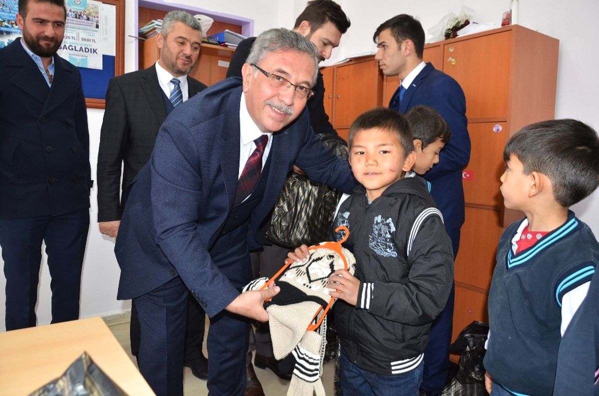 Başkan Çetin ve Türkayık Öğrencileri Sevindirdi