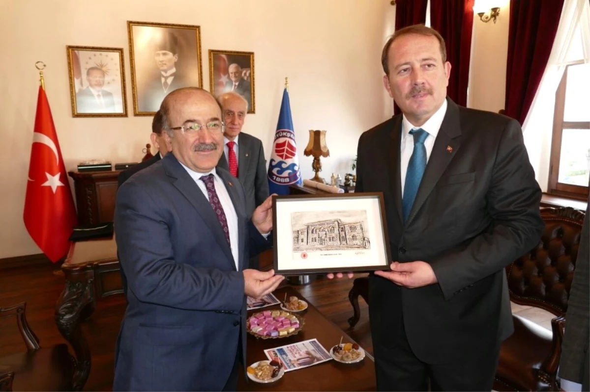 Başkan Gümrükçüoğlu, AK Parti Genel Başkan Yardımcısı Karaca\'yı Ağırladı