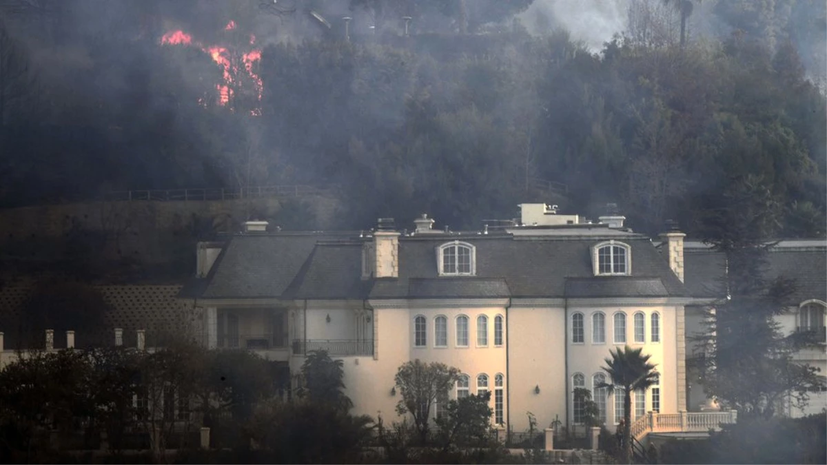 California Yangınları: 110 Bin Kişi Evlerini Terk Etti