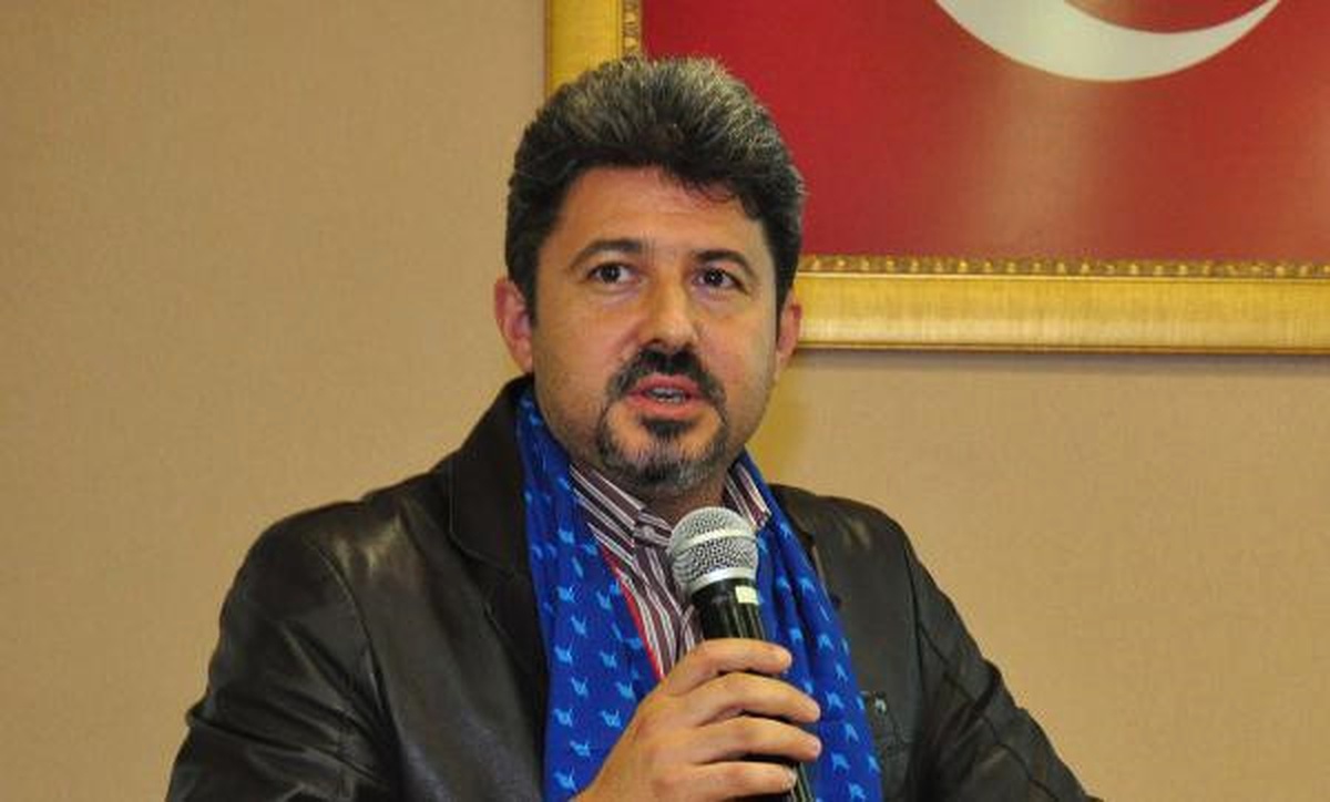 CHP\'li Meclis Üyesi, Cumhurbaşkanına Hakaretten Gözaltına Alındı