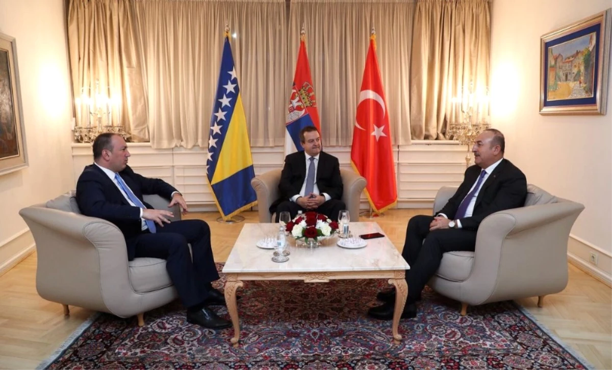 Dışişleri Bakanı Çavuşoğlu, Sırbistan\'da Üçlü Dışişleri Bakanları Toplantısı\'na Katıldı