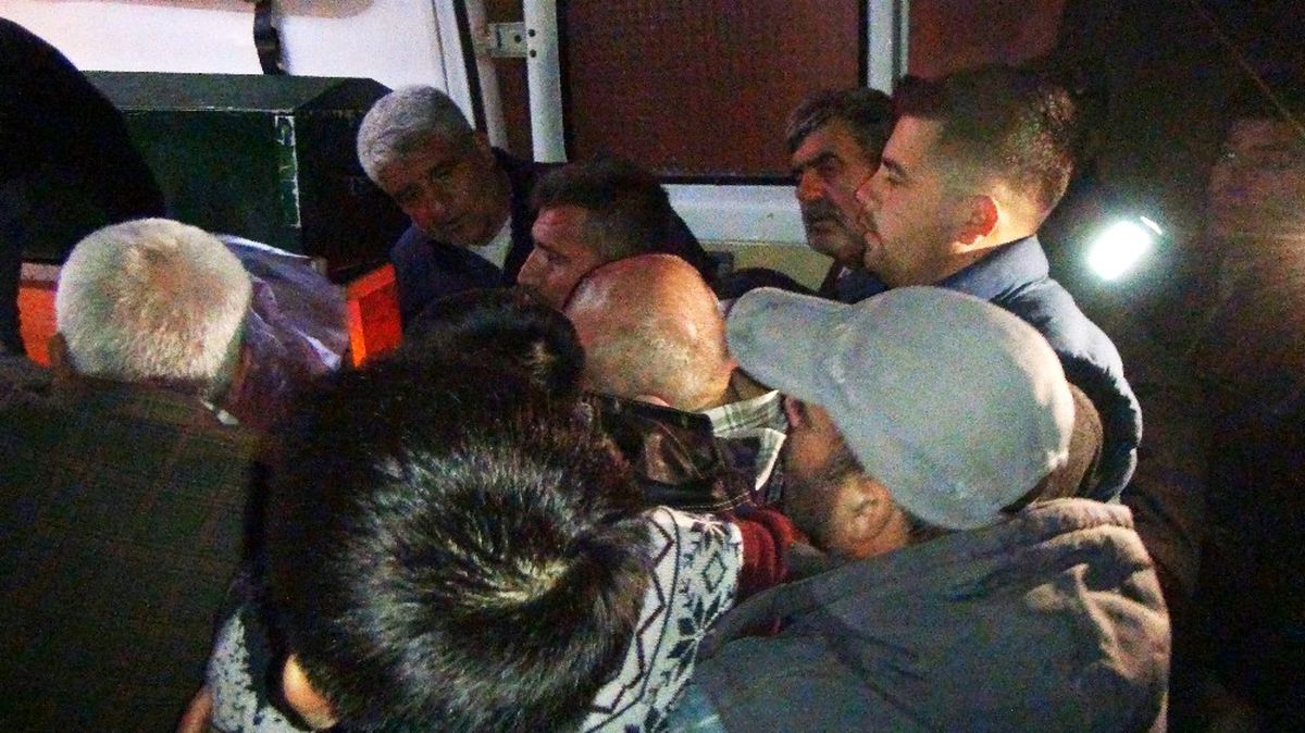 Duvara Çarpan Sürücü Hayatını Kaybetti