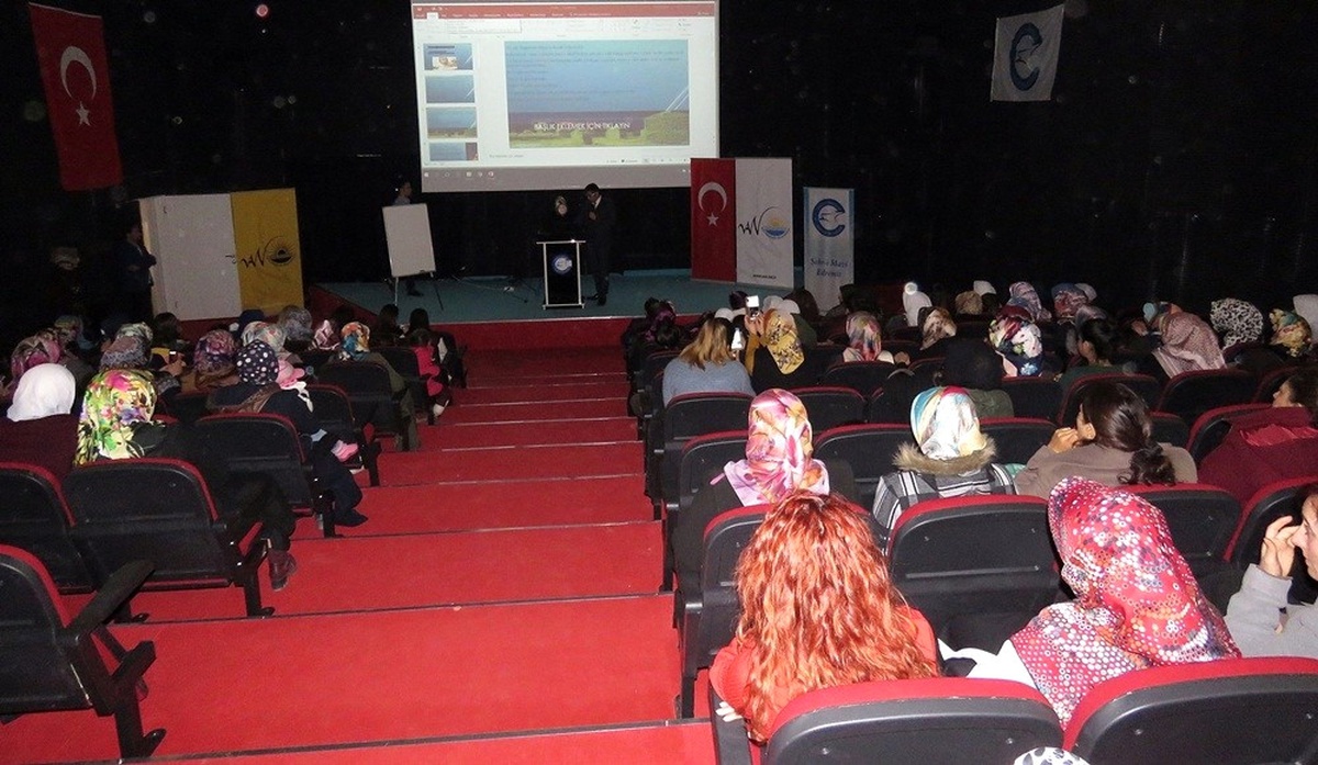 Edremit\'te \'Anne ve Çocuk Sağlığı\' Semineri