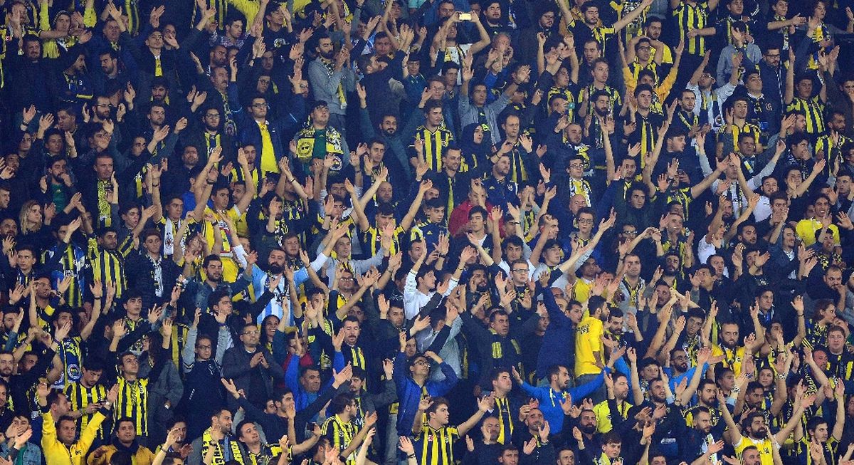 F.bahçe Taraftarı Tribünleri Doldurmaya Başladı