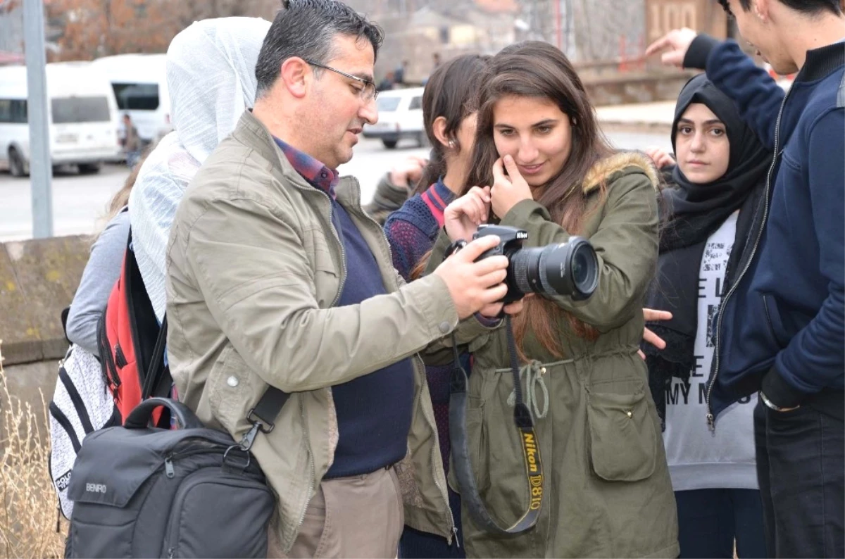 Fotoğraf Sanatçıları, Öğrencilerle Bir Araya Geldi