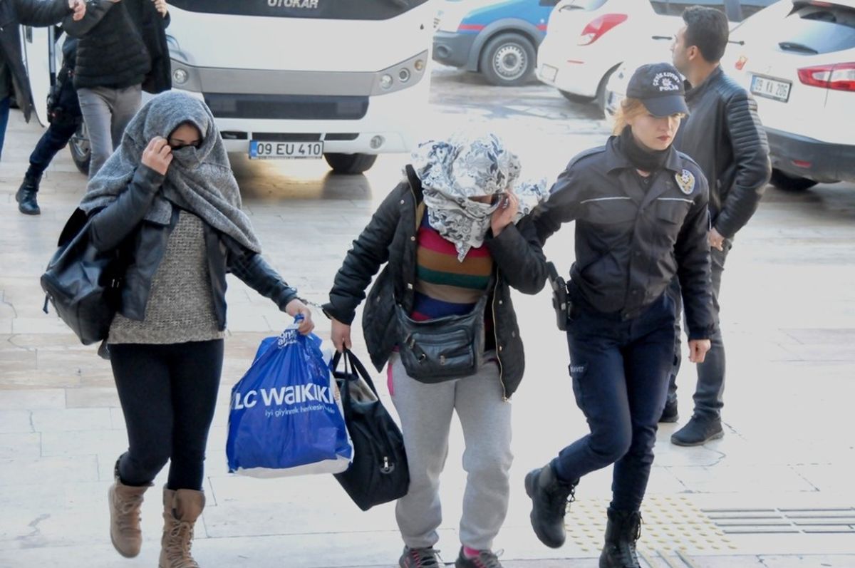 Fuhuş Operasyonunda Gözaltına Alınan 14 Kişi Adliyeye Sevk Edildi