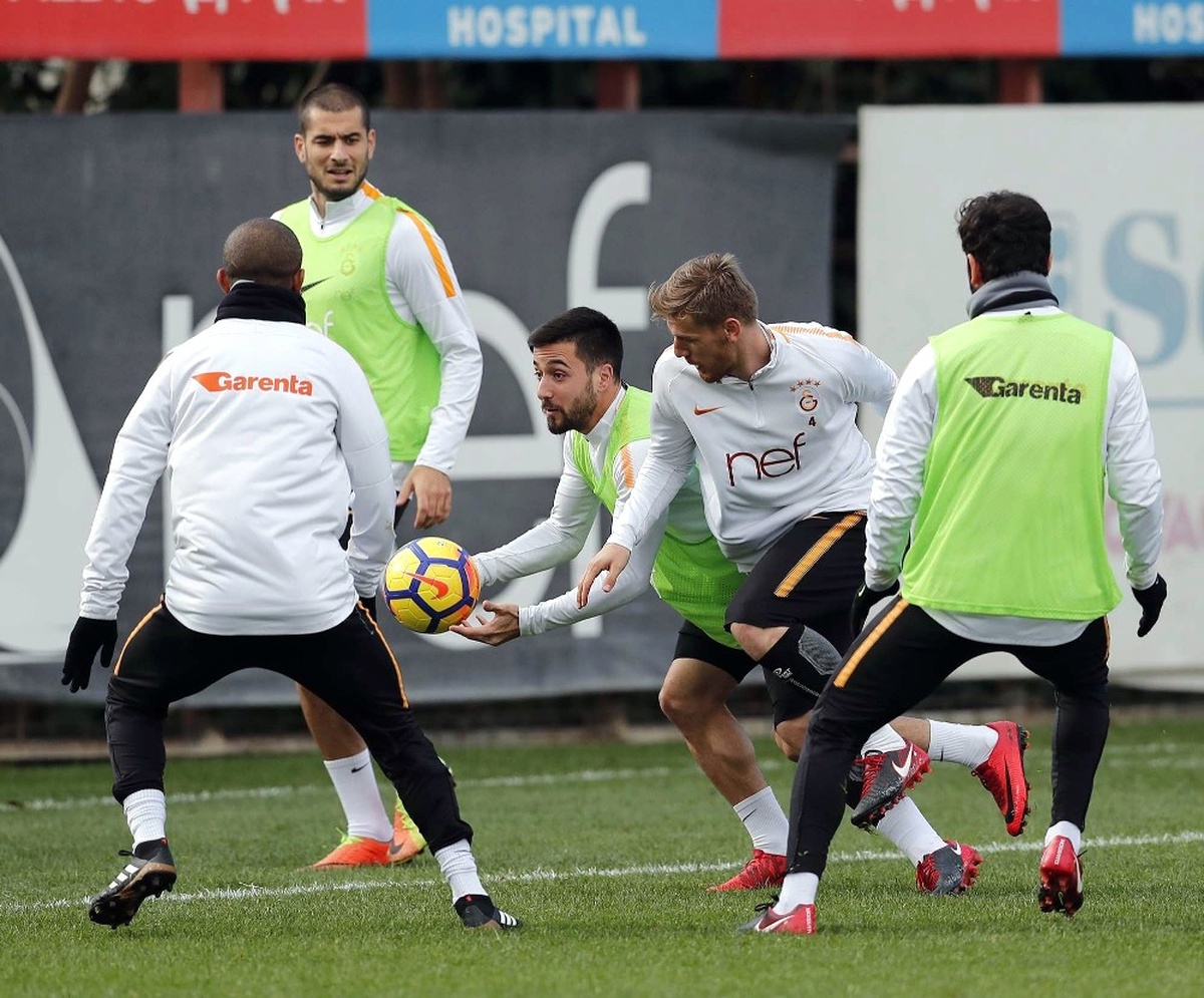Galatasaray, T.m. Akhisarspor Maçı Hazırlıklarını Sürdürüyor