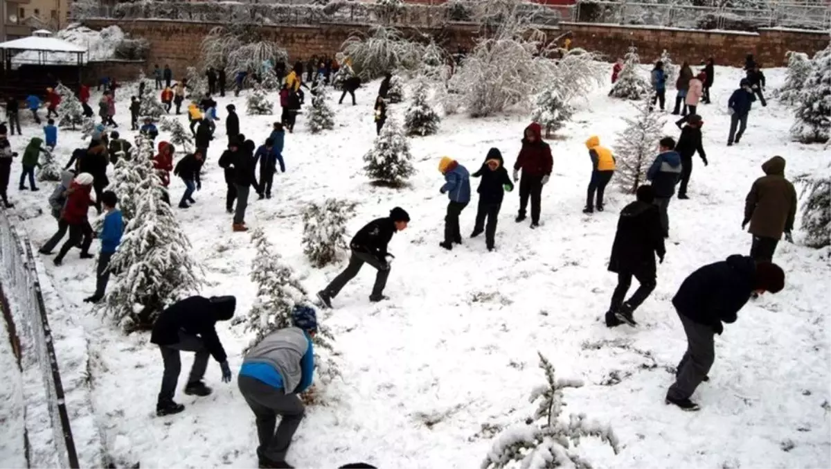 İşte kar tatili olan iller! Bugün ve yarın hangi illerde okullar tatil olacak? (7 Aralık 2017)
