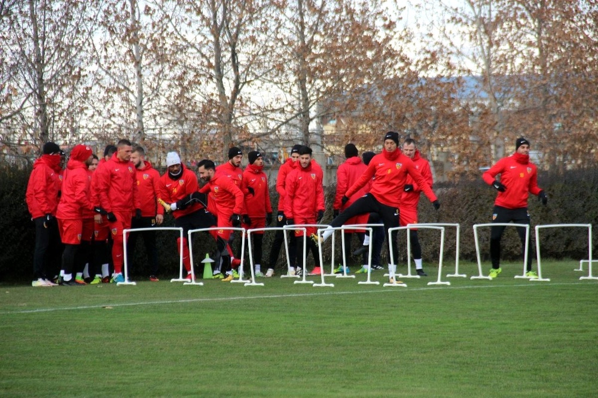 Kayserispor\'da Beşiktaş Maçı Hazırlıkları Sürüyor