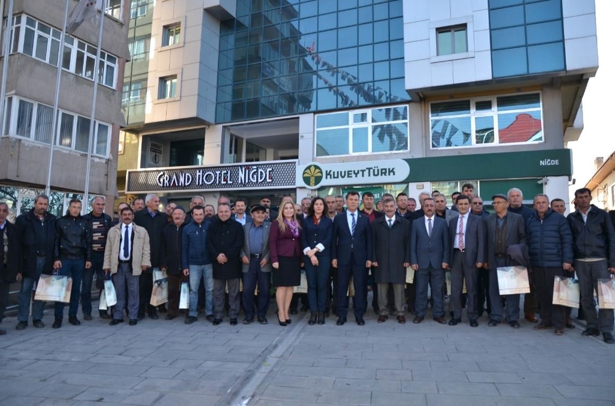 Niğde\'de Çiftçilere \'Zirai Mücadele\' Eğitimi Verildi