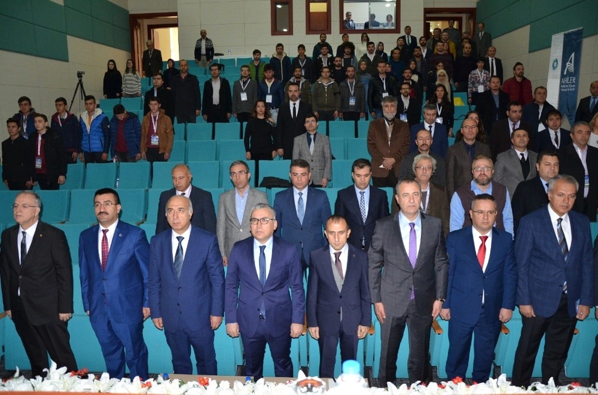Niğde\'de Yenilenebilir Enerji Zirvesi Başladı