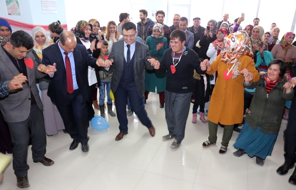 Özel Çocuklar İçin Renkli Etkinlik