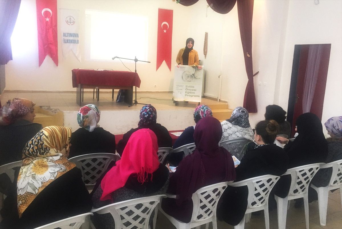 Pursaklar\'da "Evlilik Öncesi Eğitim" Programı